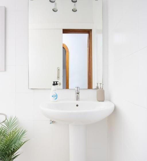 펜션 Eden Rentals 104 Surfy Stylish Bed&coffee Balcony