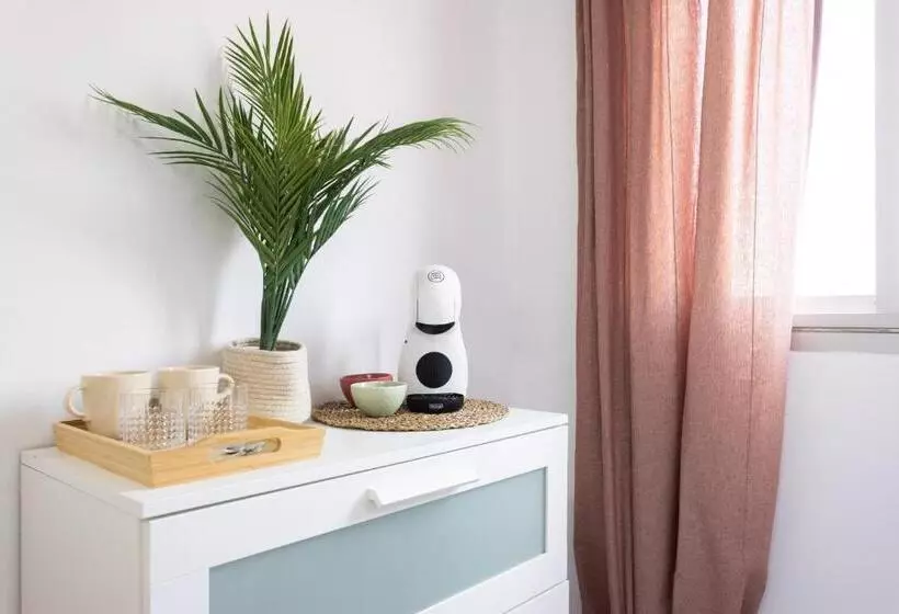 پانسیون Eden Rentals 103 Surfy Stylish Bed&coffee Room