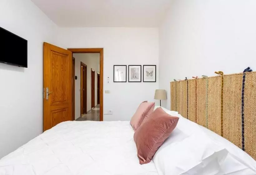 پانسیون Eden Rentals 103 Surfy Stylish Bed&coffee Room
