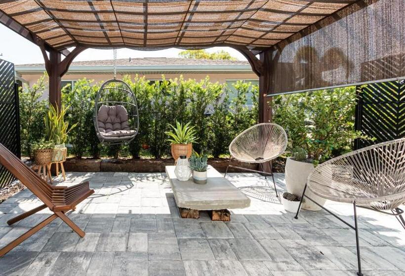 بنسيون Vanderbilt Beach Studio