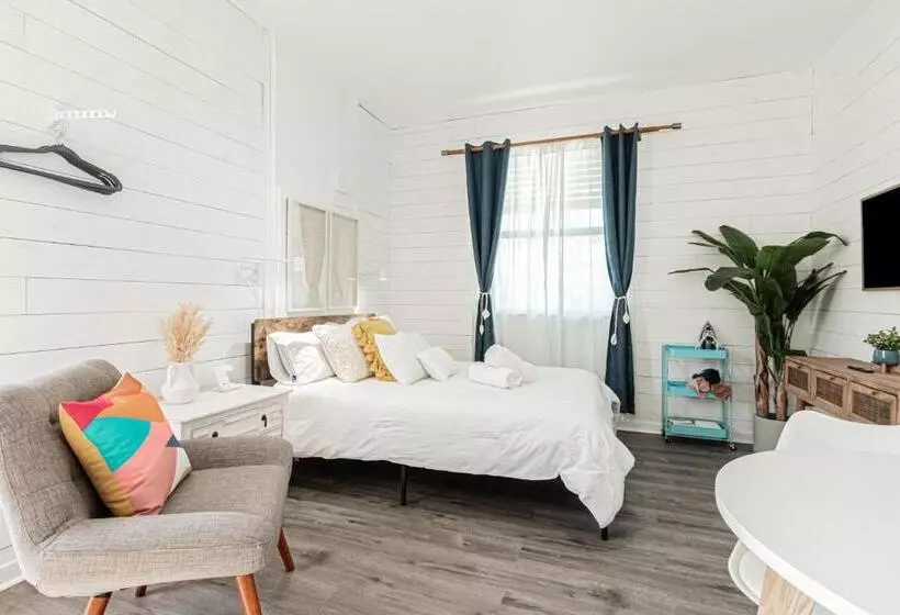 Majatalo Vanderbilt Beach Studio