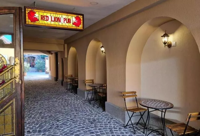 Red Lion Pub & Apartments Szentendre