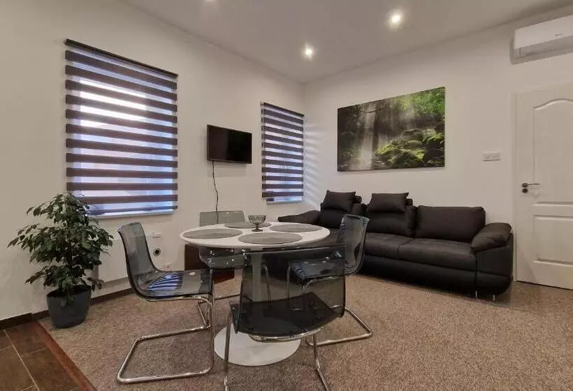 Red Lion Pub & Apartments Szentendre