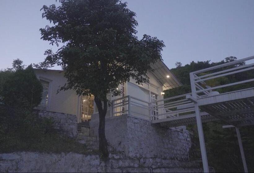 Курорт The Bohemian Casa Dehradun