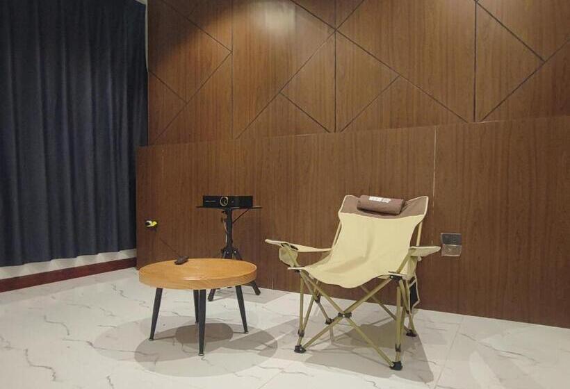 צימר Jenny Airport Lounge