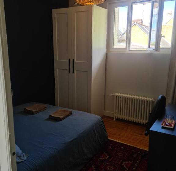 تختخواب و صبحانه La Chambre Du Bosquet