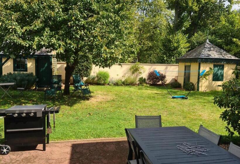 تختخواب و صبحانه La Chambre Du Bosquet