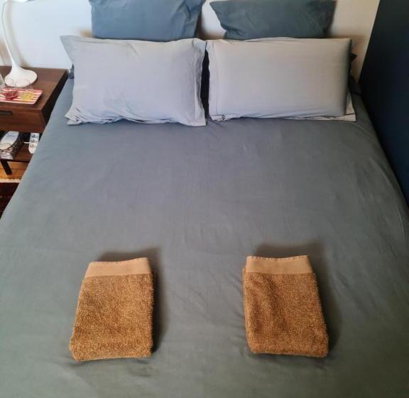 تختخواب و صبحانه La Chambre Du Bosquet