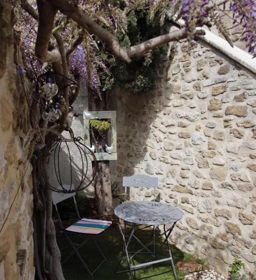 Bed and Breakfast La Maison Wisteria
