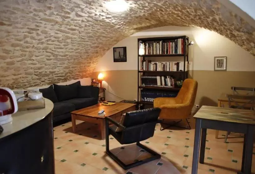 Aamiaismajoitus (B&B) La Maison Wisteria