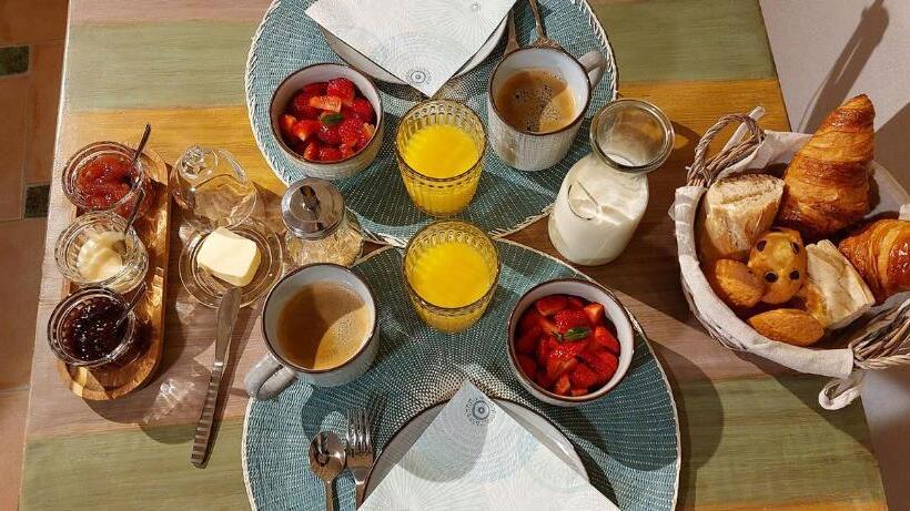 Bed and Breakfast La Maison Wisteria