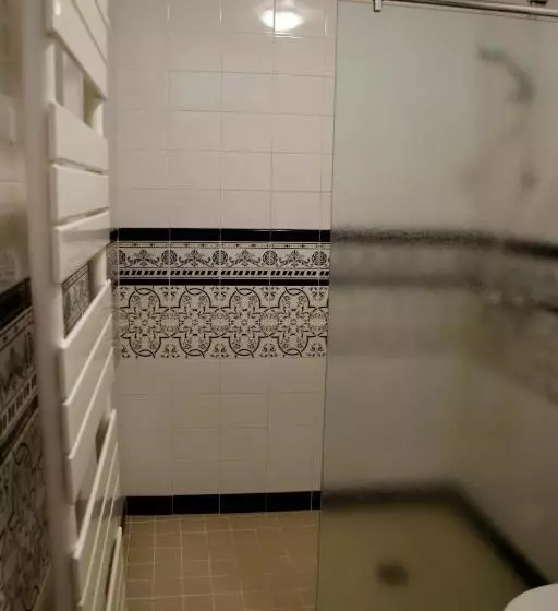 Aamiaismajoitus (B&B) La Maison Wisteria