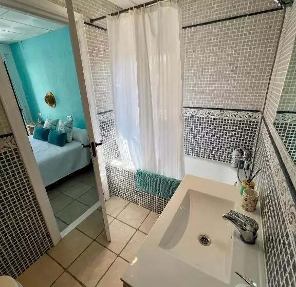 ベッドアンドブレックファースト La Puerta Azul