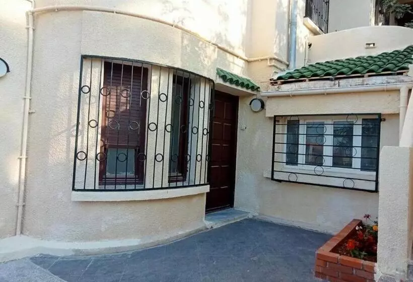 تختخواب و صبحانه Villa Dar Annette