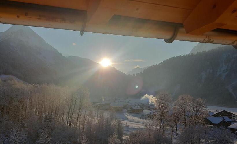 هتل Ferienwohnung Bergtraum