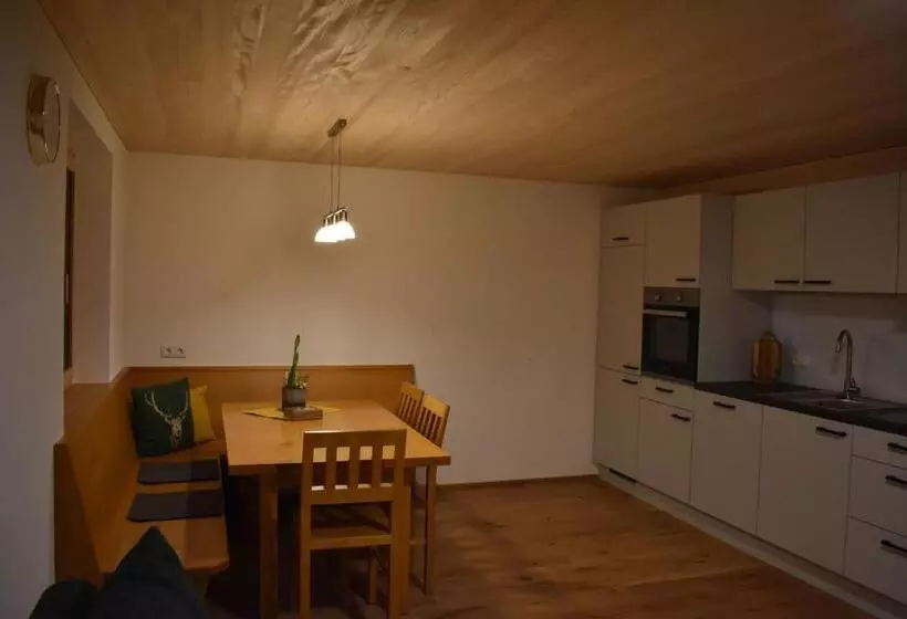 Hotelli Ferienwohnung Bergtraum