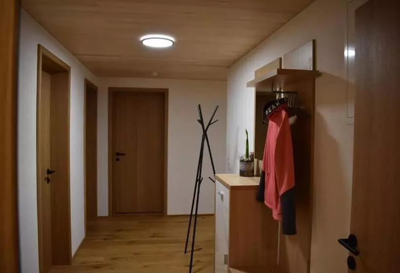 Hotelli Ferienwohnung Bergtraum