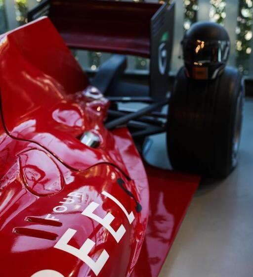 Отель Four Reels