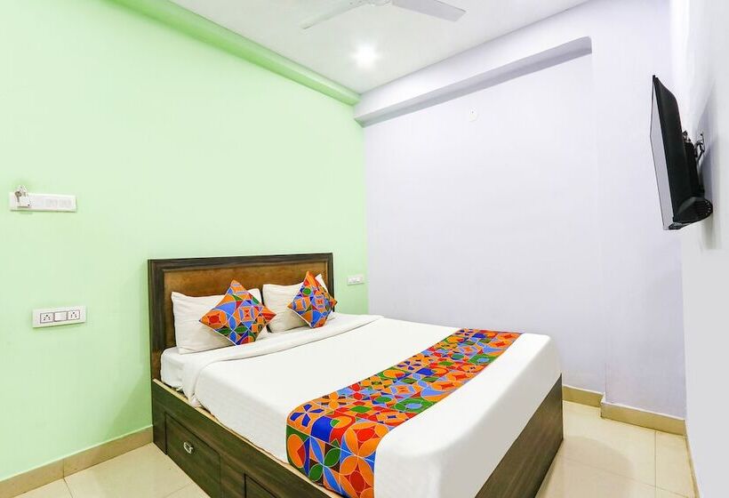 ホテル Fabexpress Night Eye