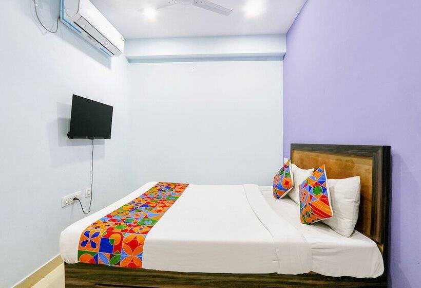 ホテル Fabexpress Night Eye