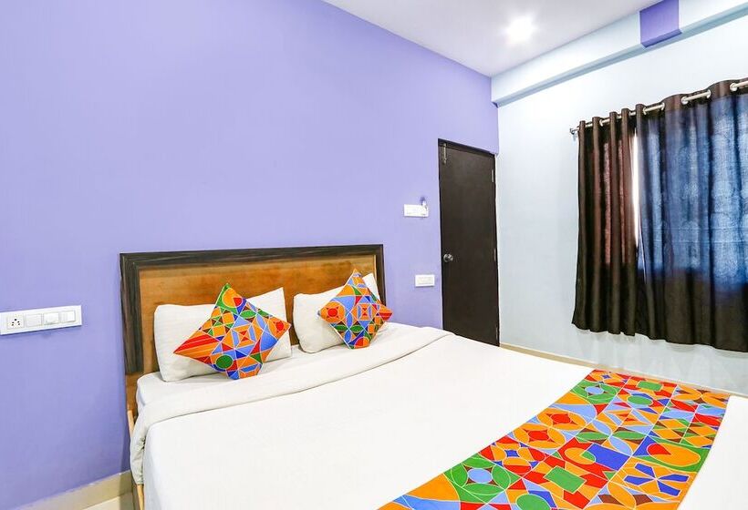 ホテル Fabexpress Night Eye