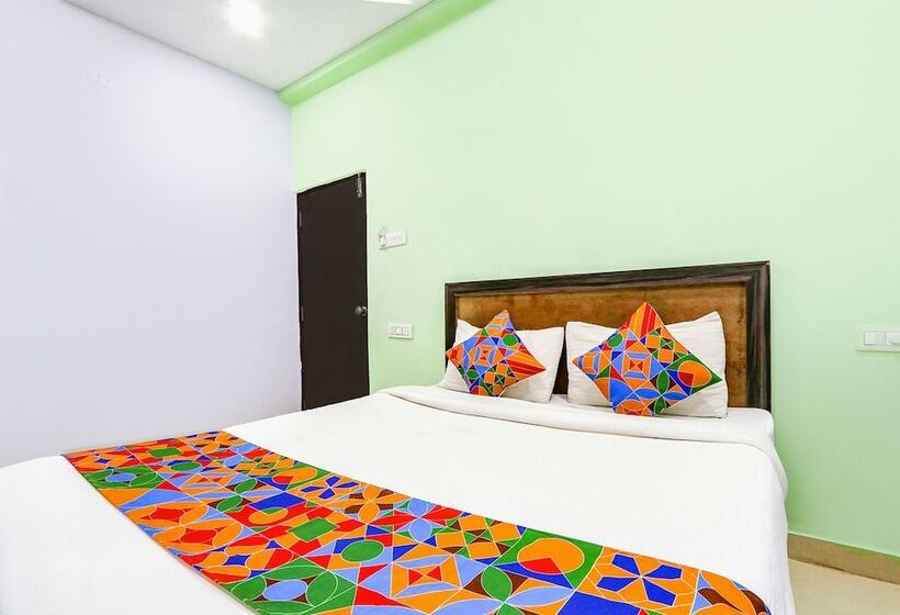 ホテル Fabexpress Night Eye