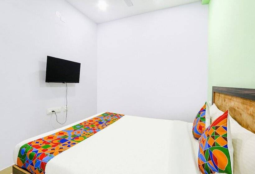 ホテル Fabexpress Night Eye