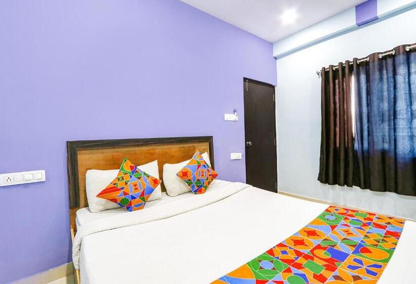 ホテル Fabexpress Night Eye