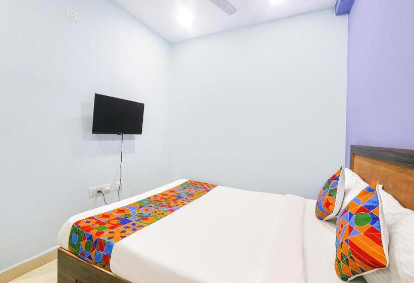 ホテル Fabexpress Night Eye