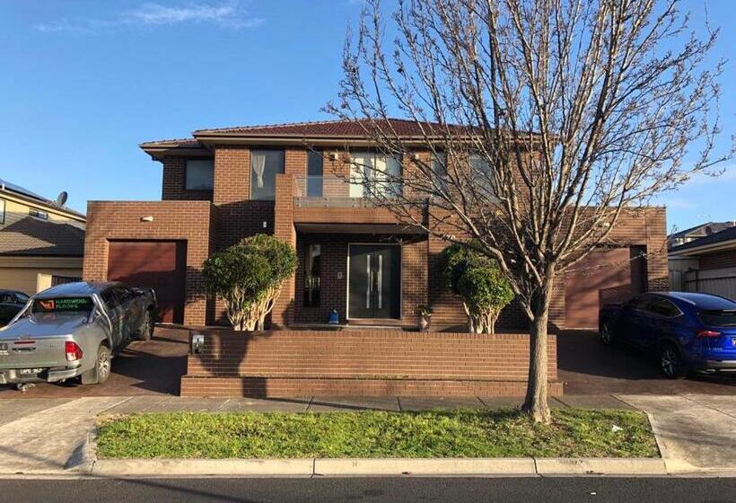 Пансион 6 Rooms Villa