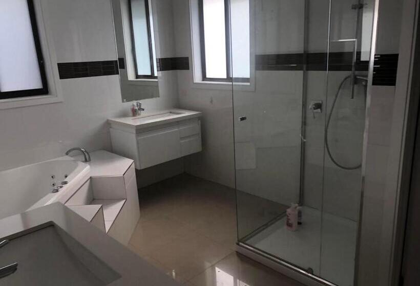 Пансион 6 Rooms Villa