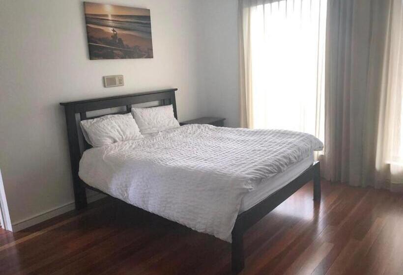 Пансион 6 Rooms Villa