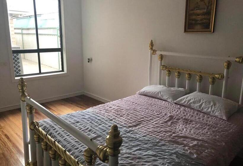 Пансион 6 Rooms Villa