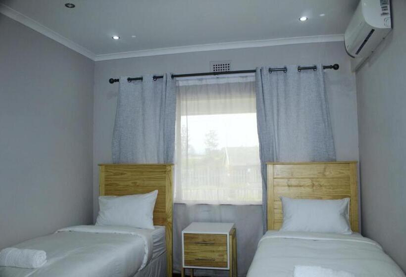 פנסיון Suprime Hotels And Conference