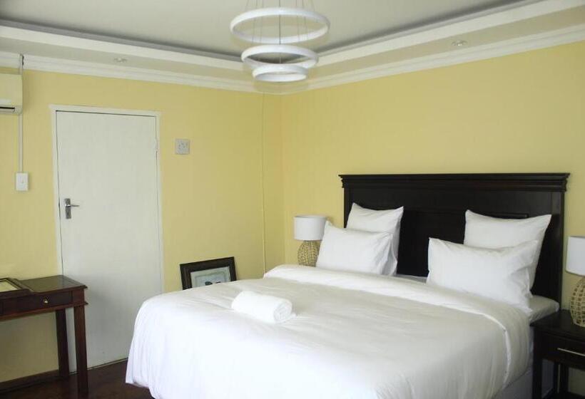 פנסיון Suprime Hotels And Conference