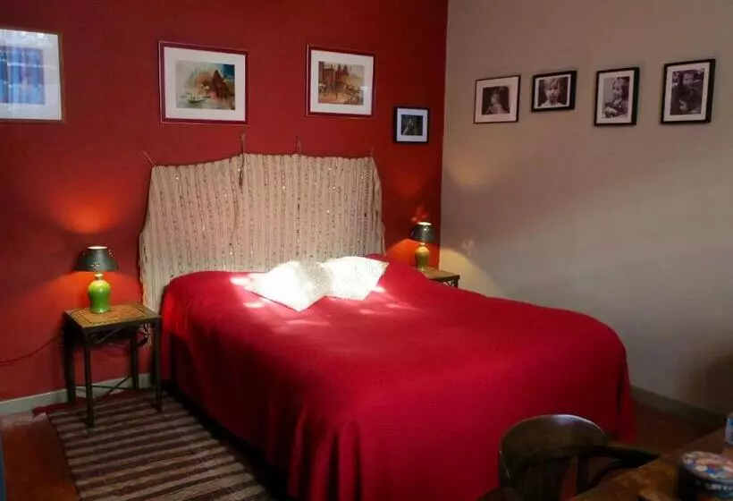 تختخواب و صبحانه Tombe La Nèfle