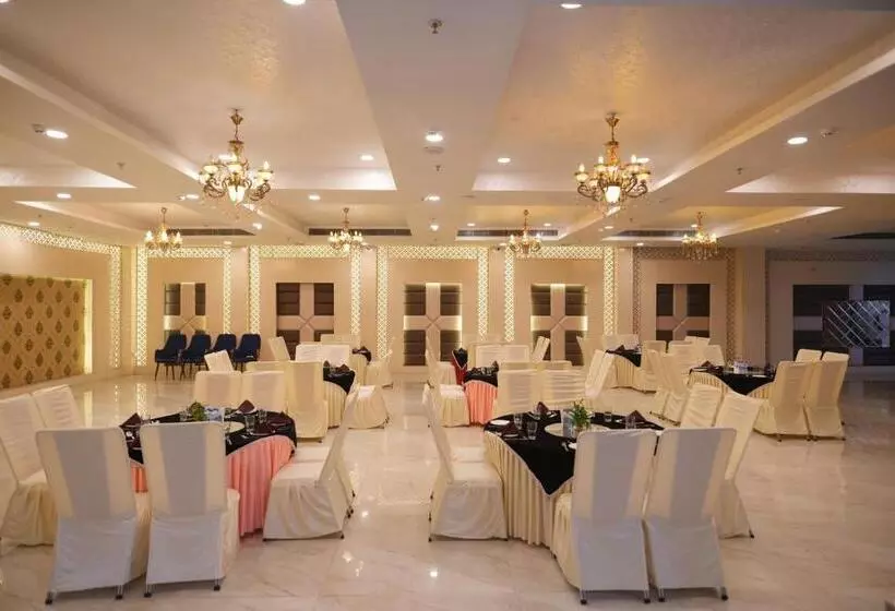 ホテル Comfort Inn Karnal