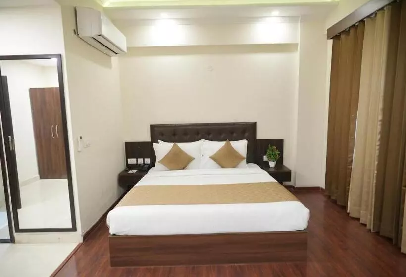 ホテル Comfort Inn Karnal