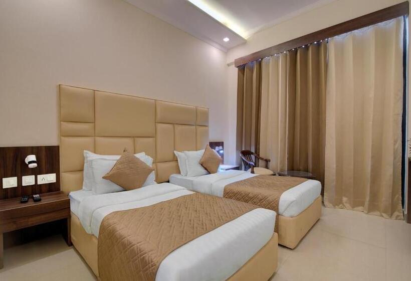 Отель Comfort Inn Karnal