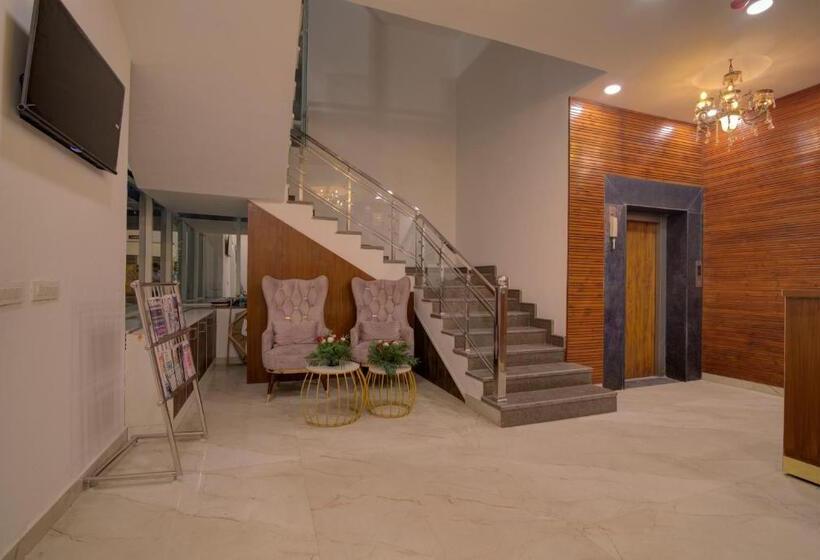 Отель Comfort Inn Karnal