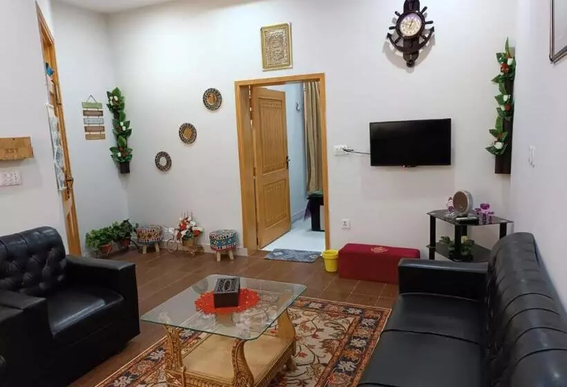 هتل Islamabad Comfort Homes
