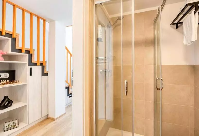 هتل Lyf Schönbrunn Vienna