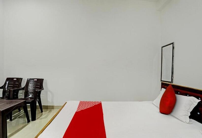 Hotelli Oyo Flagship 81426 Happy Guest House