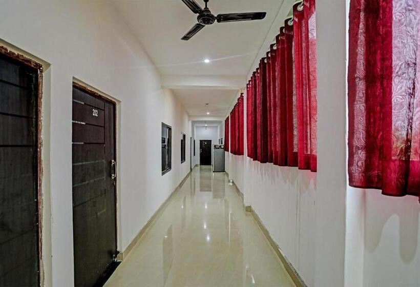 Hotelli Oyo Flagship 81426 Happy Guest House