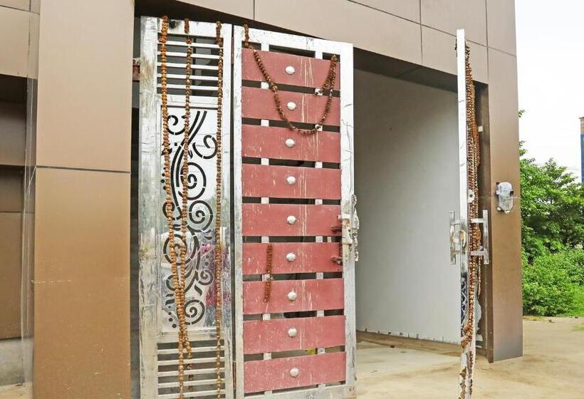 Hotelli Oyo Flagship 81426 Happy Guest House