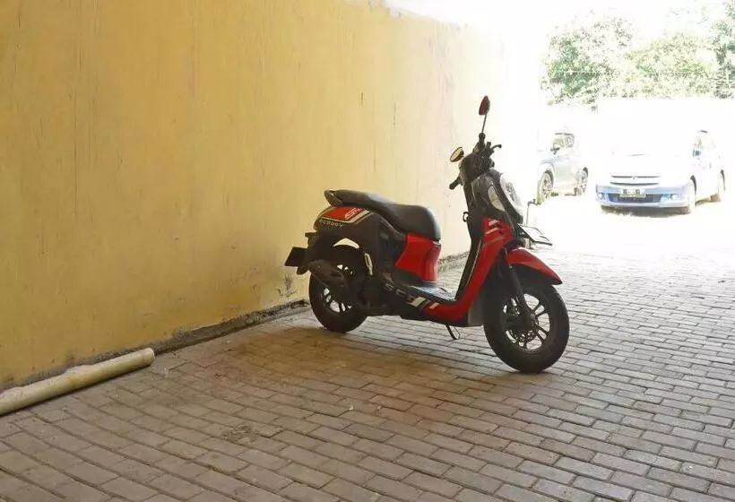 Hotelli Oyo Life 92925 Kost Bu Mala 2 Syariah