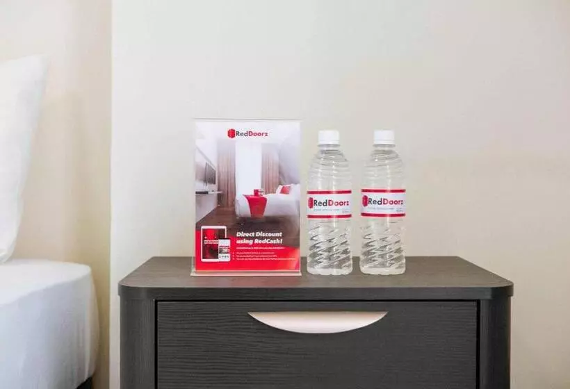 Hotelli Reddoorz Syariah Near Kantor Pajak Telanaipura Jambi