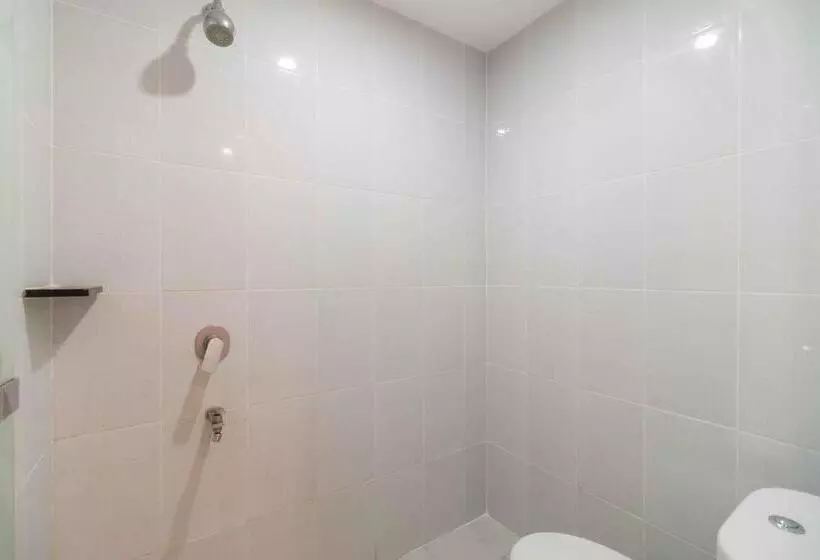 Hotelli Reddoorz Syariah Near Kantor Pajak Telanaipura Jambi