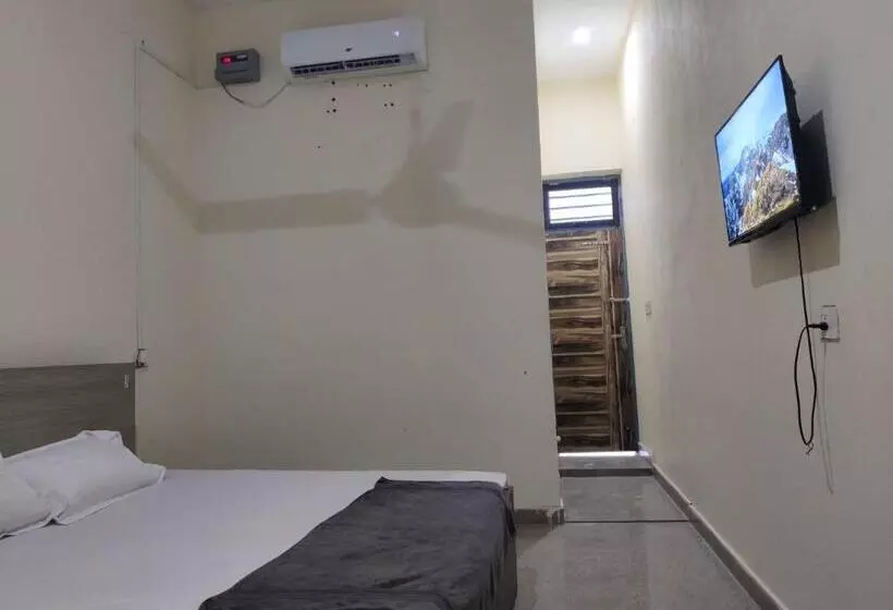 Oyo Hotel Andaaz Residnecy