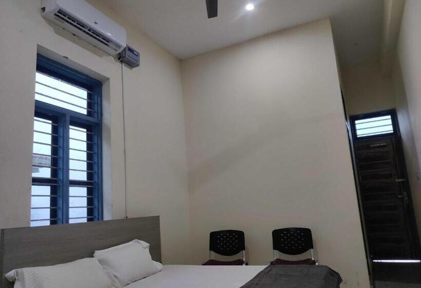 Oyo Hotel Andaaz Residnecy